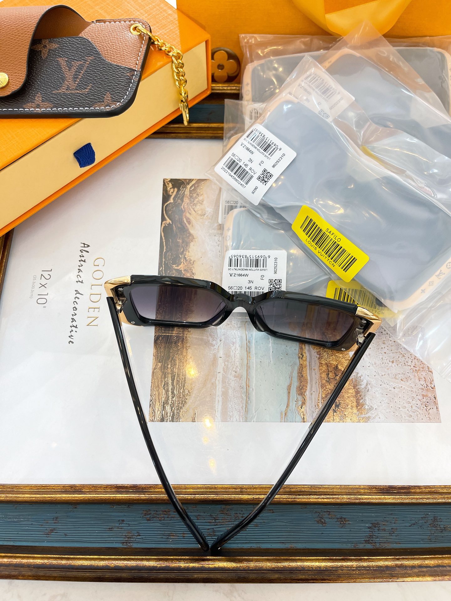 Shop Louis Vuitton Square Sunglasses (Z1652W, Z1664W) by CITYMONOSHOP