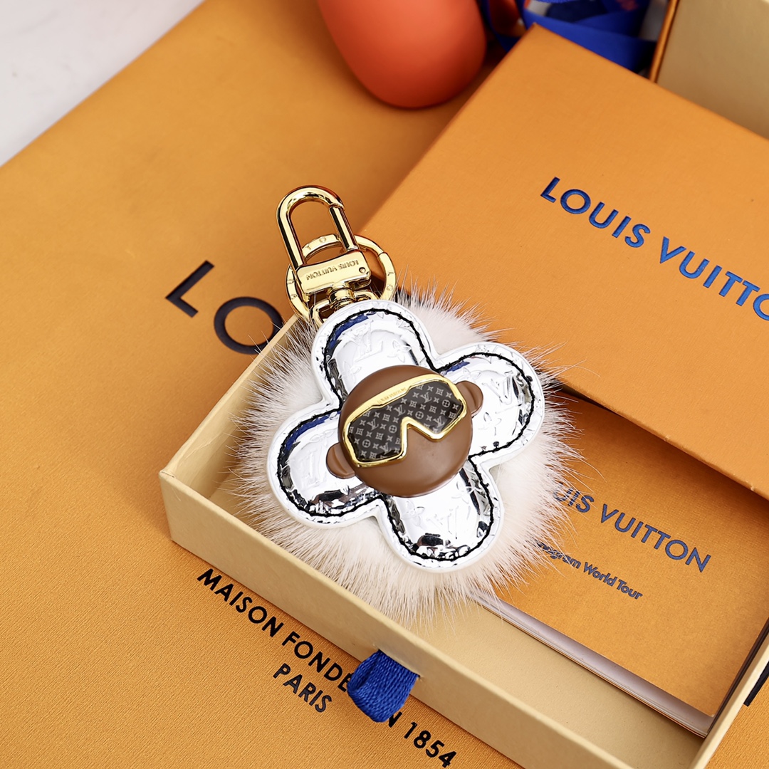 Cheap Louis Vuitton Snow Vivienne Bag Charm and Key Holder M00554 [M00554]  - $69 :   vivienne-bag-charm-and-key-holder-m00554-p-68381.html : r/zealreplica
