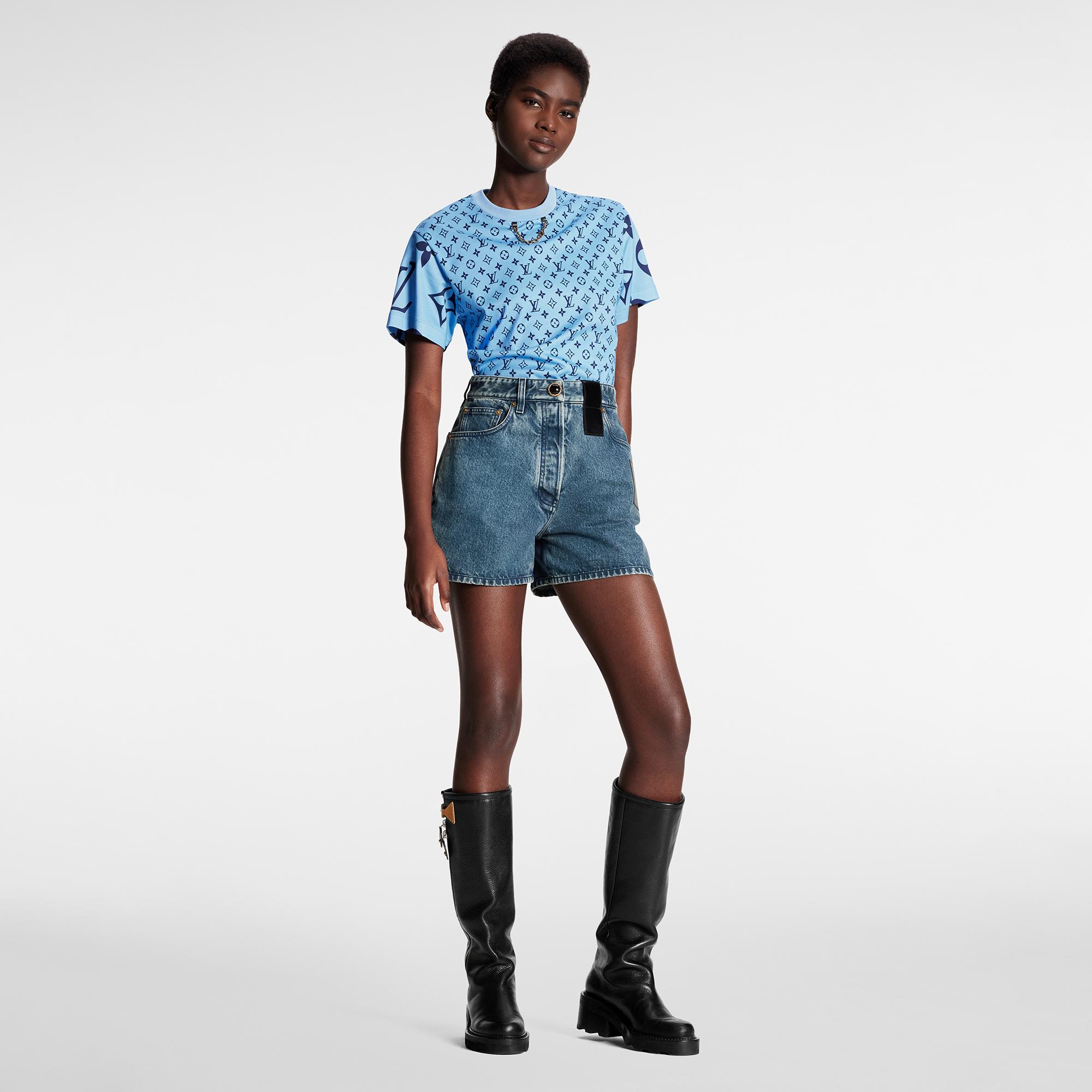 Louis Vuitton Faded Blue Monogram Patch Shorts – Women – Ready-to-Wear 1AA8ZZ
