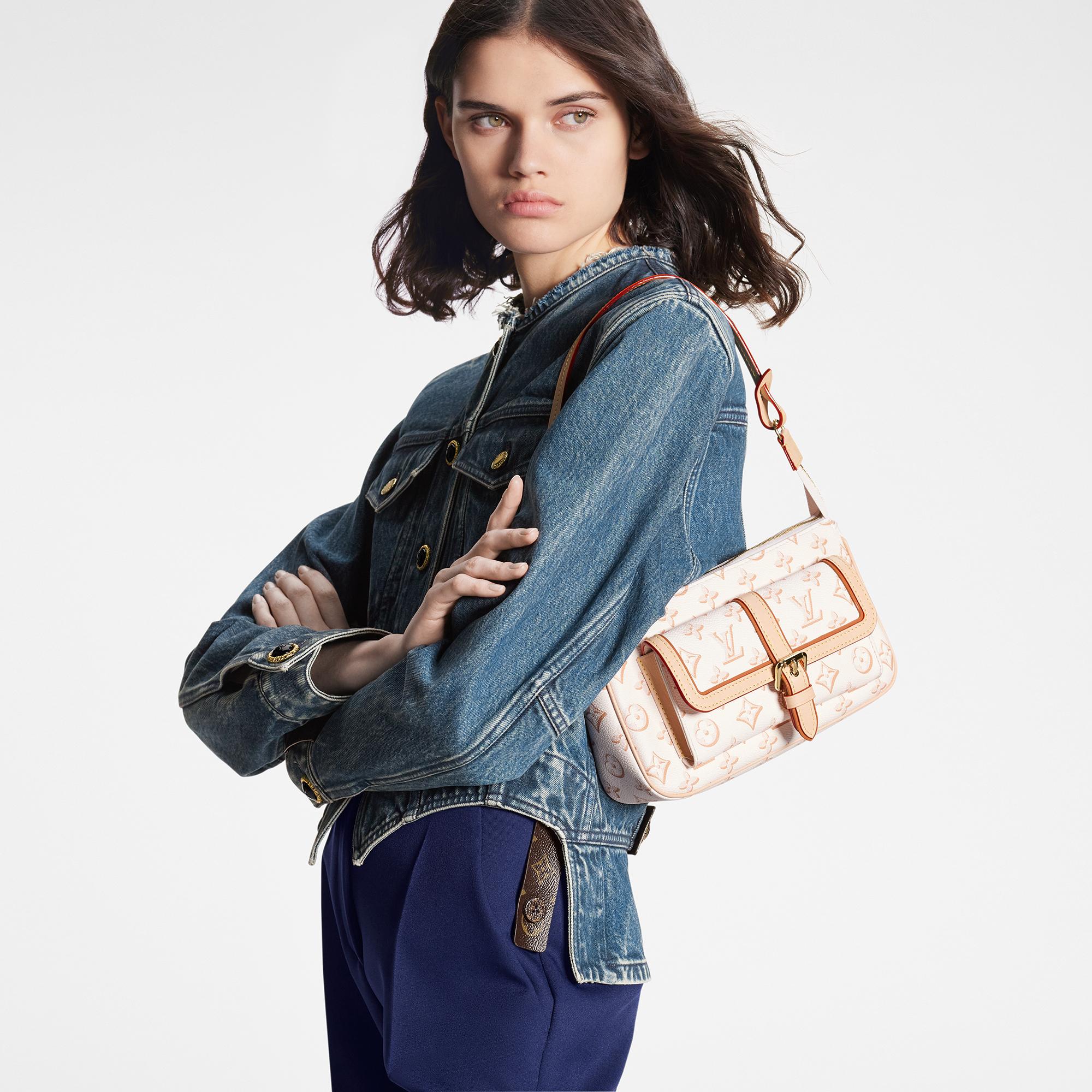 Louis Vuitton Maxi Multi Pochette Accessoires – Women – Handbags M20920 Beige Clair