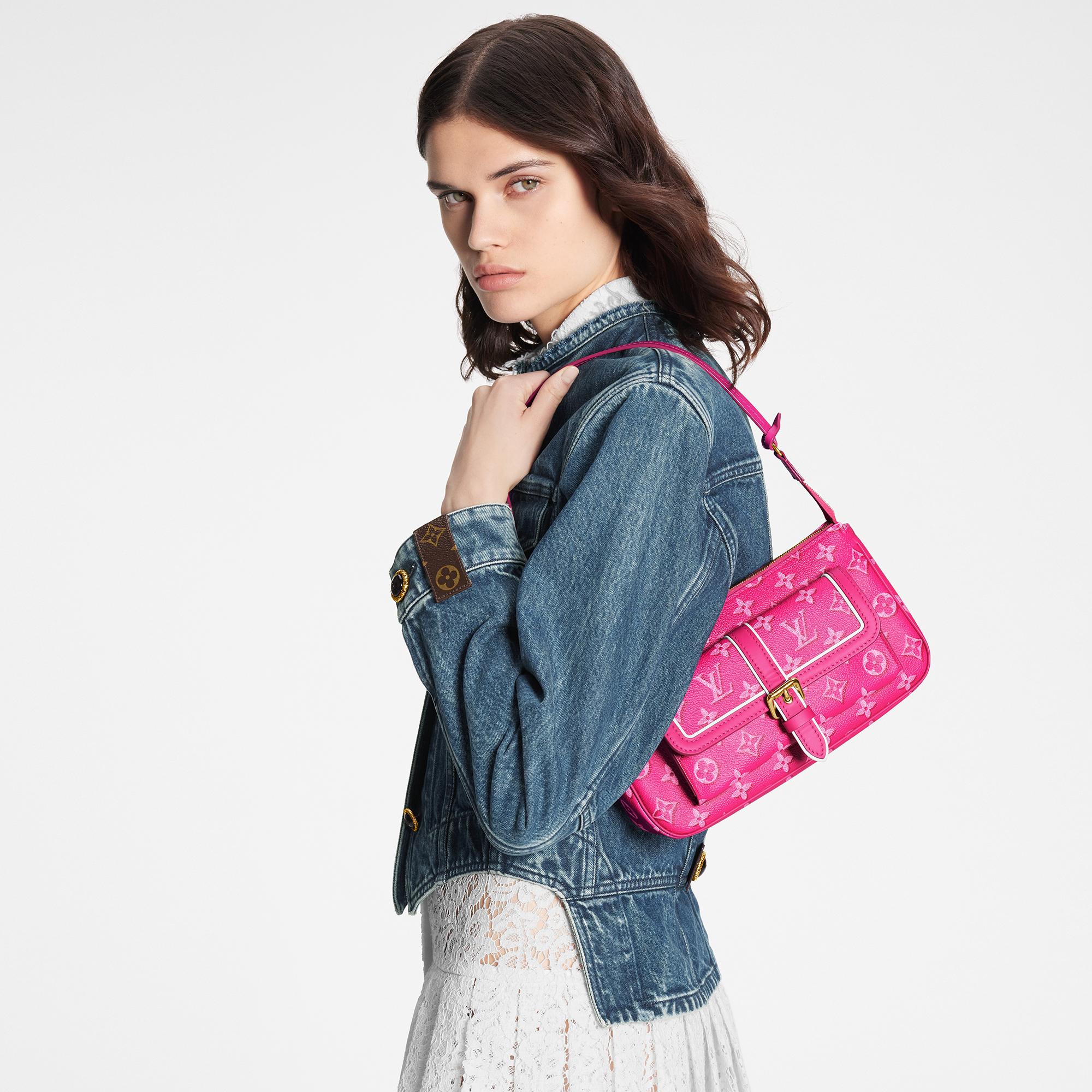 Louis Vuitton Maxi Multi Pochette Accessoires – Women – Handbags M46161 Fuchsia