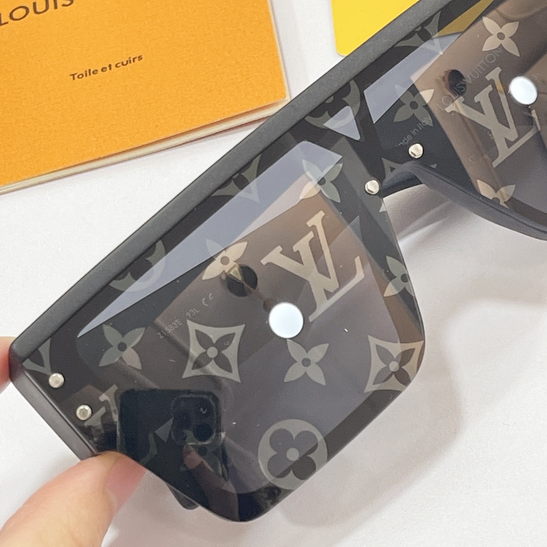 Shop Louis Vuitton MONOGRAM Lv waimea l sunglasses (Z1583E) by  Sincerity_m639