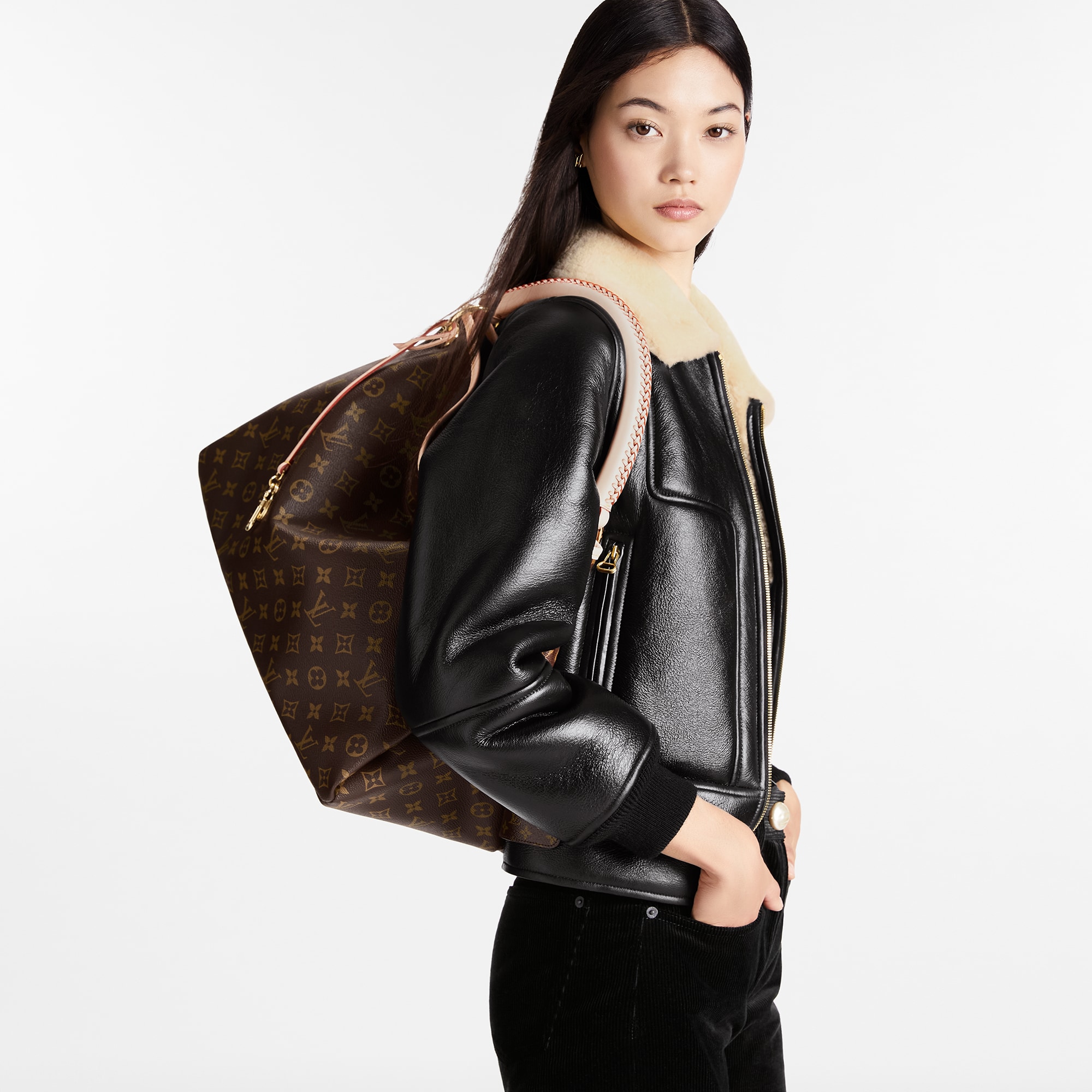Louis Vuitton Artsy MM Monogram – Women – Handbags M44869