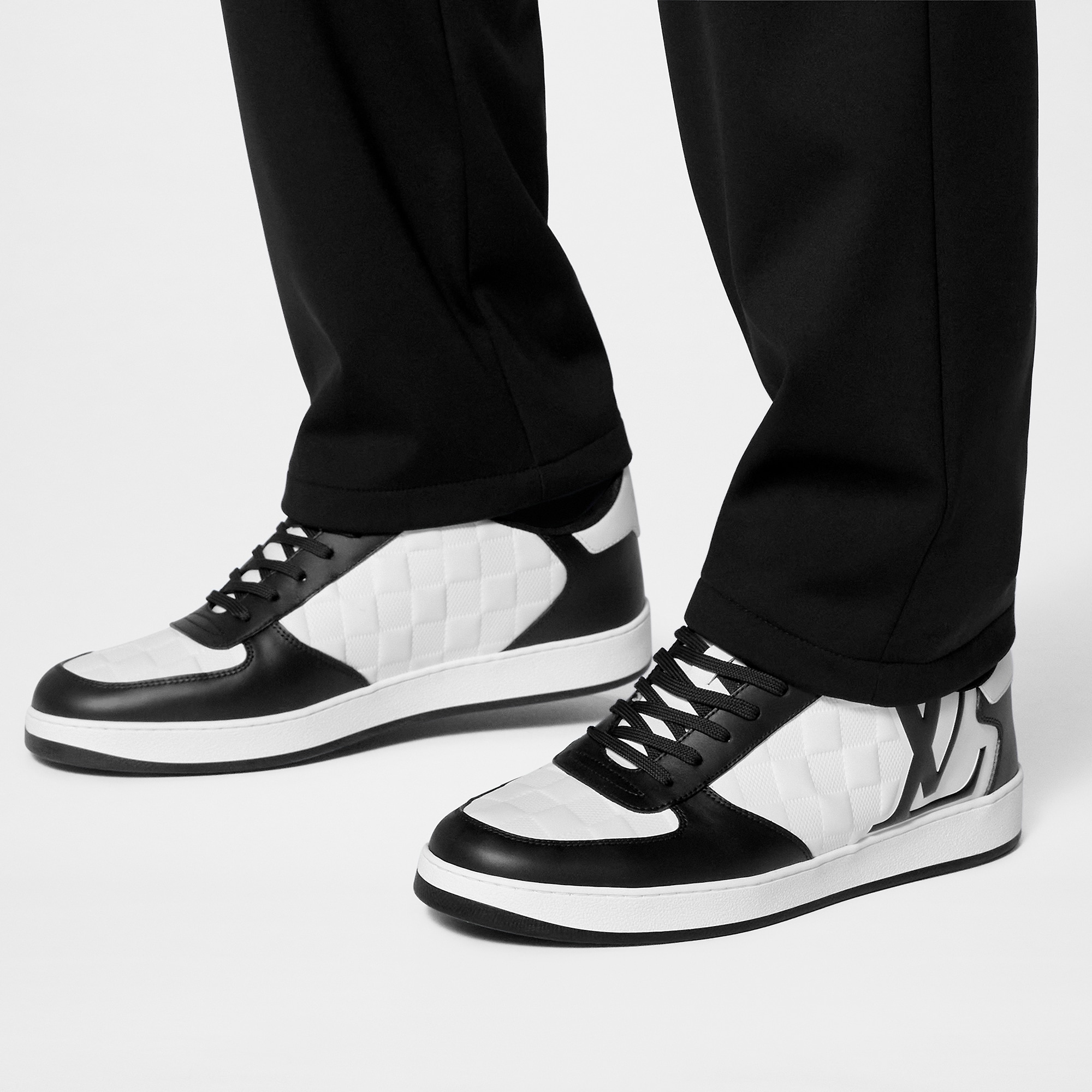 Louis Vuitton 1ABF4N Rivoli Sneaker , Brown, 9